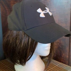 🍂UNDER ARMOUR HAT